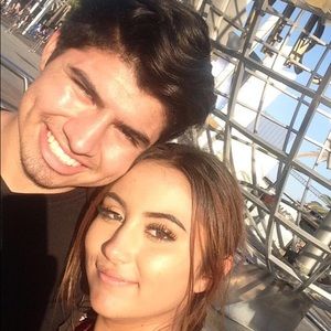 Meet your Posher, Abigail